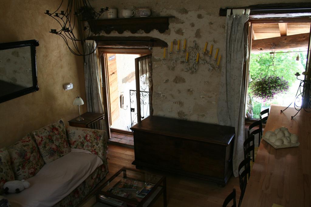 Chambre d'hôtes La Romarine Barnave Exterior foto